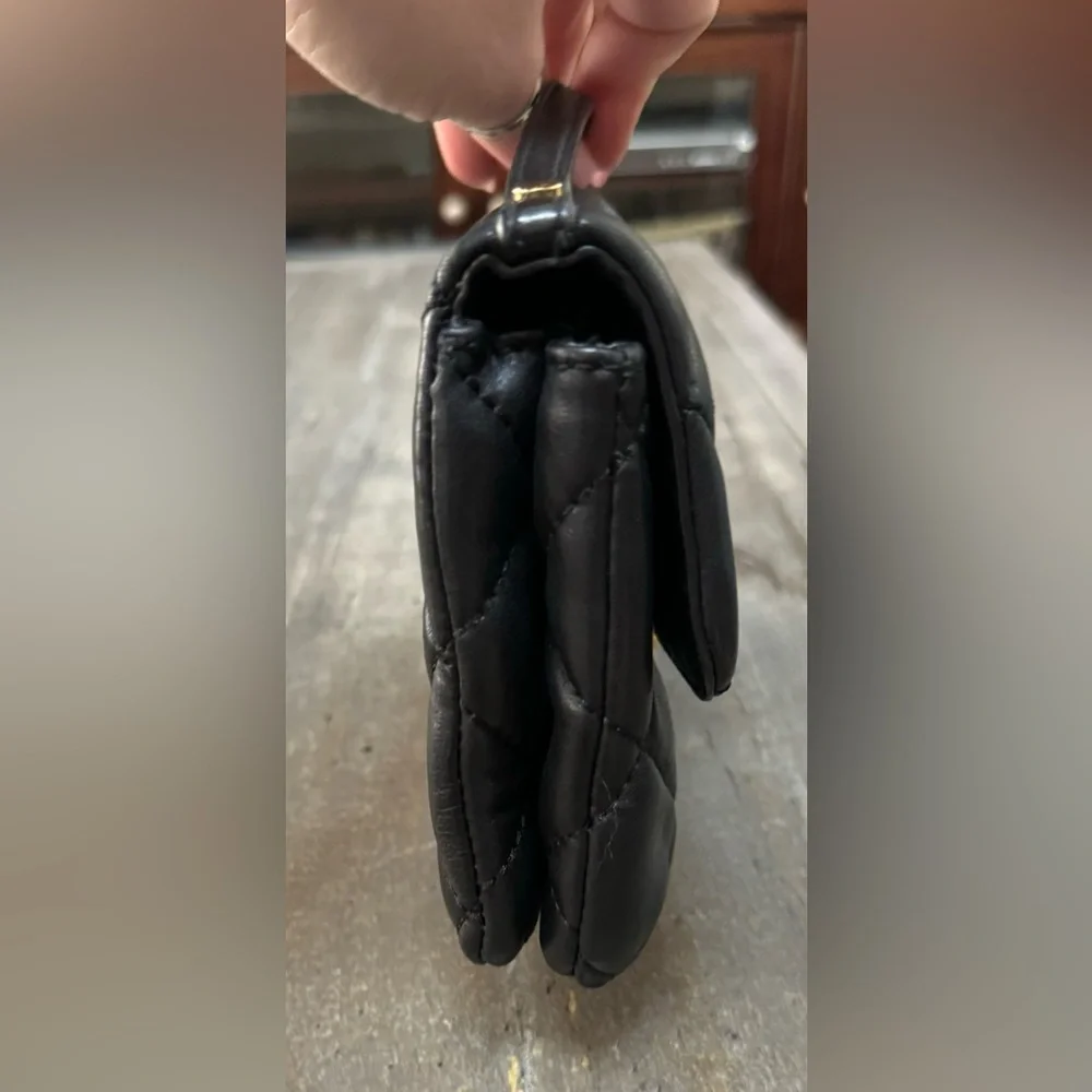 MICHAEL Michael Kors Black Quilted Shoulder Bag with Gold Chain - Picture 4 of 14